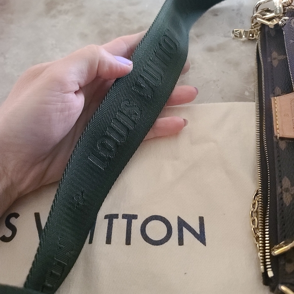 Authentic used Louis Vuitton multi pochettes - Picture 4 of 6